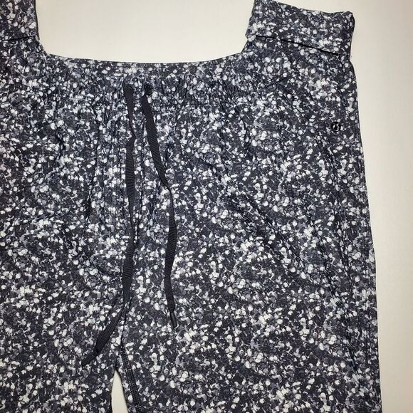 Lululemon Jet Crop Size 4 - Picture 8 of 12